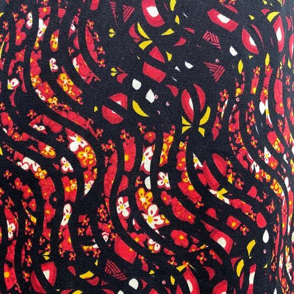 LuLaRoe Perfect T Size XXS Swing Shirt NWT New Black Red Flirty Tee Shirt - Picture 5 of 8